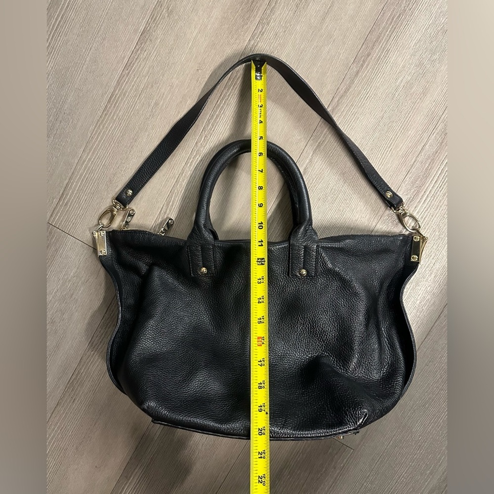 Alberta di Canio $458 Italian leather black purse. Gold hardware. - Picture 11 of 11